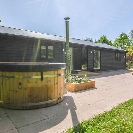 The Piglets Villa Woodbridge Luaran gambar